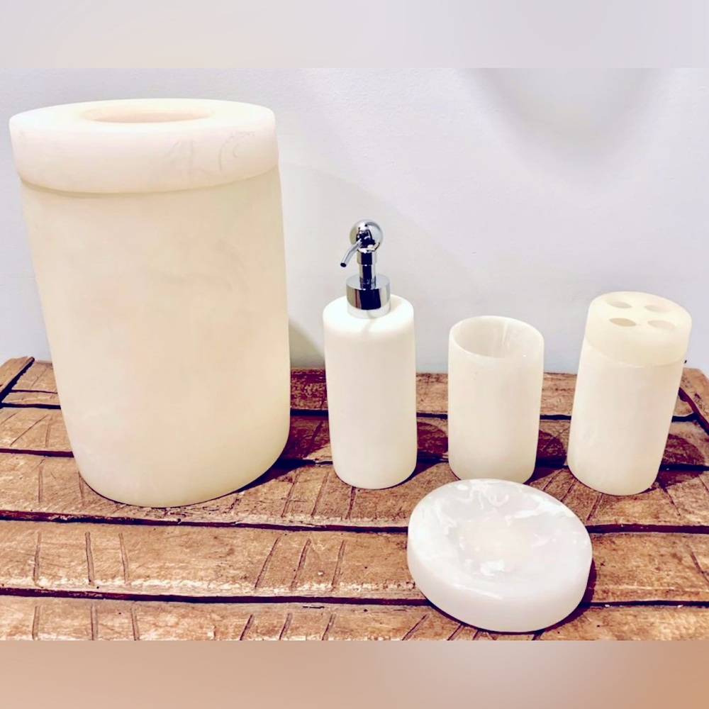 5 piece bathroom accessory set